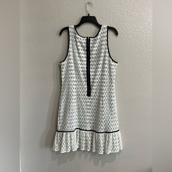 J. Taylor Navy Cream Striped Dress Sz 16 Lace Crochet Pleated Hem Nautical - Picture 4 of 12